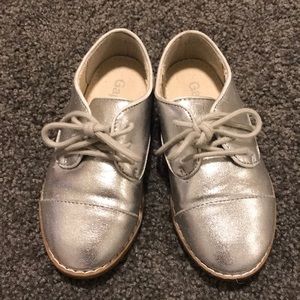 Gap silver Oxford tie up shoes